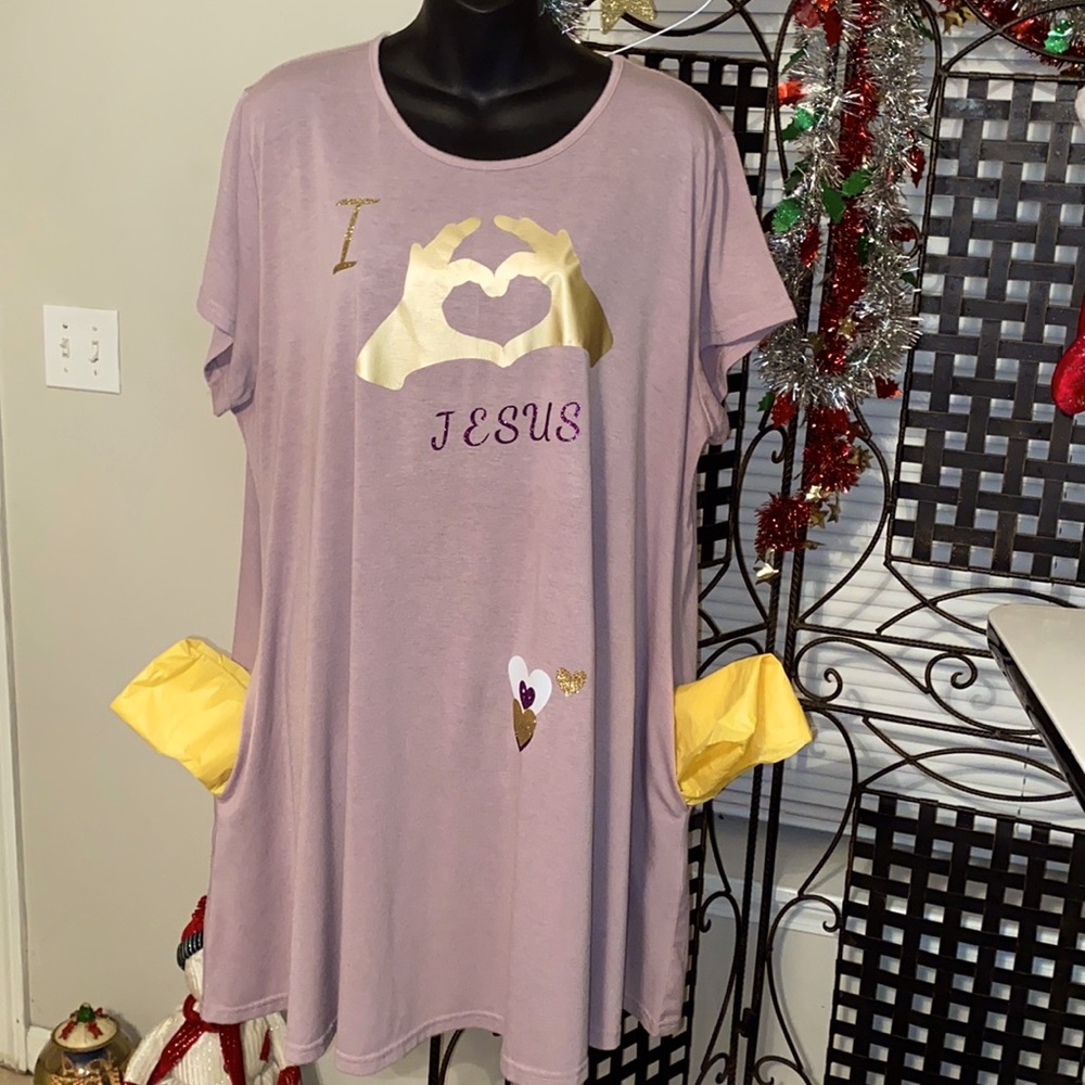 Women’s plus size mini dress
